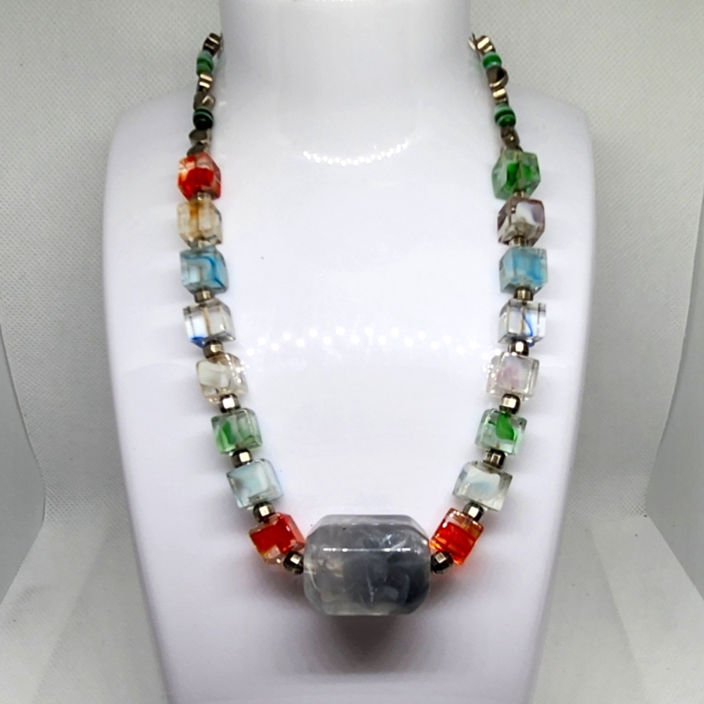 Colorful Beaded Necklace - Picture 3 of 5